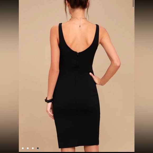 EUC only worn twice. Lulu’s black dress size M fits US 6-8. Very flattering on - Picture 2 of 4